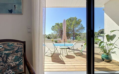 Villa Anglada: Mueble Para Exteriores, Arbusto, Casa, Mesa Al Aire Libre, Mueble, Casa, Jardín, Césped, Patio Interior, Inmuebles