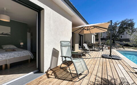 Villa Anglada: Mueble Para Exteriores, Arbusto, Casa, Mesa Al Aire Libre, Mueble, Casa, Jardín, Césped, Patio Interior, Inmuebles