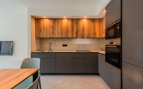 Il Nido: Mueble Para Exteriores, Arbusto, Casa, Mesa Al Aire Libre, Mueble, Casa, Jardín, Césped, Patio Interior, Inmuebles