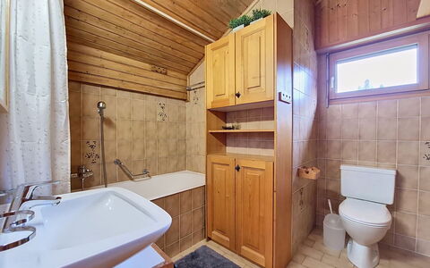 Domino C D-1: Arreglo De Tubería, Lavabo Del Baño, Lavabo, Piso, Suelo, Madera, Diseño De Interiores, Baño, Mueble De Baño, Techo