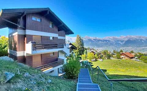 Domino C D-1: Casa, Arquitectura, Barrio Residencial, Casa, Cabaña, Pendiente, Cordillera, Hill Station, Balcón, Inmuebles