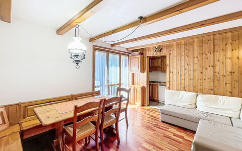 Calvet: Cielo, Mueble, Madera, Mueble Para Exteriores, Mesa, Silla, Nube, Mesa Al Aire Libre, Madera Dura, Tablón