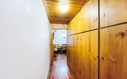Calvet: Cielo, Mueble, Madera, Mueble Para Exteriores, Mesa, Silla, Nube, Mesa Al Aire Libre, Madera Dura, Tablón