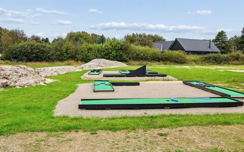 Ellin - 3.3Km from the Sea: Techo, Casa, Cabaña, Vía Muerta, Inmuebles, Entrada De Coches, Casa De Campo, Edificios Del Jardín