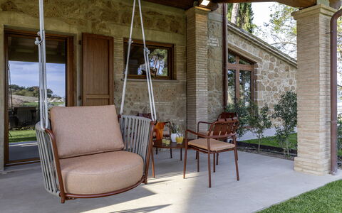 Poggio Ambrato 18, Emma Villas: Mueble, Silla, Mueble Para Exteriores, Manchas De Madera, Ladrillo, Sombra, Jardín, Madera Dura, Patio Interior, Patio