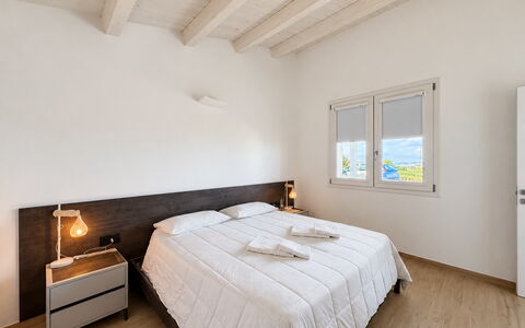 Casa Boungalow: Diseño De Interiores, Techo, Piso, Suelo, Cama, Habitación, Habitación, Mueble, Departamento, Suelos De Madera