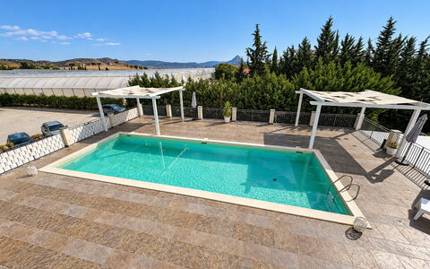 Casa Boungalow: Piscina, Recurso, Material Compuesto, Mueble Para Exteriores, Sombra, Loseta, Fuente De Agua, Eco Hotel, Silla, Ocio