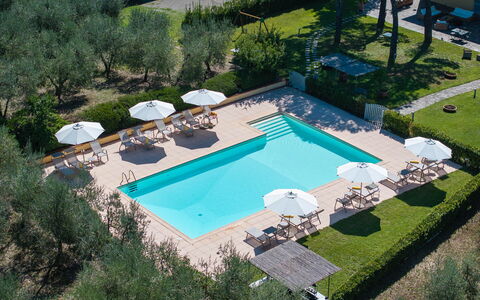 La Certaldina Luna Apartment: Piscina, Recurso, Mueble Para Exteriores, Sunlounger, Eco Hotel, Thermae, Paraguas, Hotel, Sombra, Silla