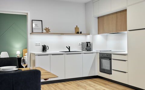 Lagom: Cocina, Aparato De Cocina, Diseño De Interiores, Mueble, Piso, Mostrador, Gabinetes, Electrodoméstico, Madera, Suelo
