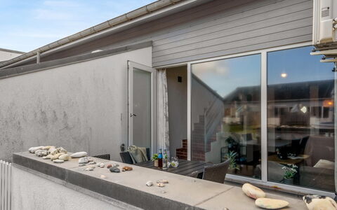 Alena - 50M from the Sea: Arquitectura, Casa, Material Compuesto, Hormigón, Sombra, La Luz Del Día, Vía Muerta, Balcón, Planta De Casa, Patio