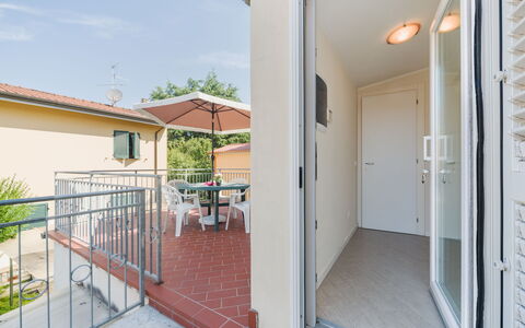 Terrazza Giardino: Casa, Bicicleta, Departamento, Balcón, Rueda De Bicicleta