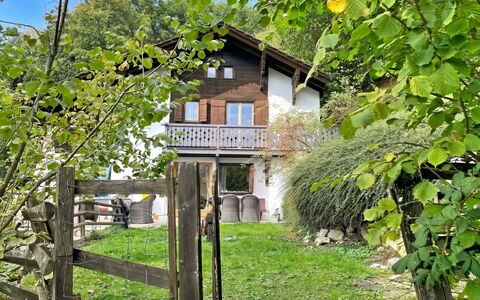 Chalet Scarbo: Madera, Casa, Cabaña, Arbusto, Casa, Área Rural, Primavera, Casa De Campo, Jardín, Patio Interior