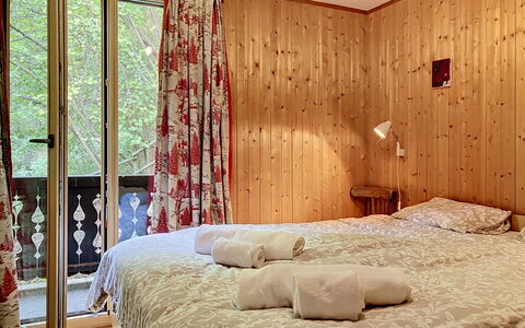 Chalet Scarbo: Habitación, Cama, Madera, Diseño De Interiores, Mueble, Sábana, Suelo, Lecho, Piso, Habitación