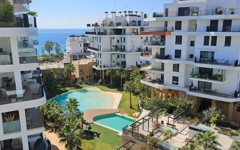 Residencial Áster: Barrio Residencial, Departamento, Barrio, Condominio, Balcón, Recurso, Uso Mixto, Hotel, Piscina