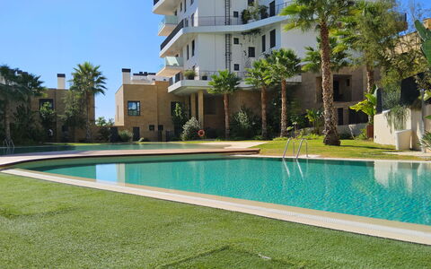 Residencial Áster: Barrio Residencial, Casa, Inmuebles, Piscina, Césped, Hacienda, Paisajismo, Recurso, Villa