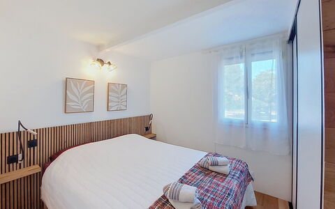 Mini Villa Mare Sole: Mueble, Diseño De Interiores, Cama, Piso, Pared, Suelo, Habitación, Madera, Techo, Habitación