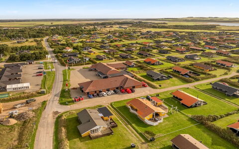 Aarthi - 300M from the Sea: Llanura, Paisaje, Barrio Residencial, El Terreno Del Lote, Área Rural, Campo, Suburbio, Fotografía Aérea, Vista Panorámica, Granja