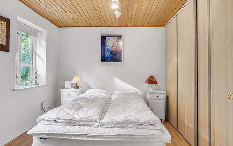 Terese - 200M to the Fjord: Piso, Diseño De Interiores, Suelo, Mueble, Madera, Habitación, Techo, Cama, Suelos De Madera, Habitación