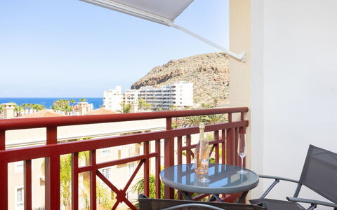 Balandros Sun: Mueble, Departamento, Diseño De Interiores, Techo, Silla, Sala, Balcón, Cocina Y Comedor Mesa, Manchas De Madera