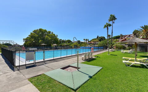 Red Rocks: Árbol, Piscina, Recreación, Recurso, Ocio, Sombra, Hotel, Ciudad De Vacaciones, Centro De Ocio