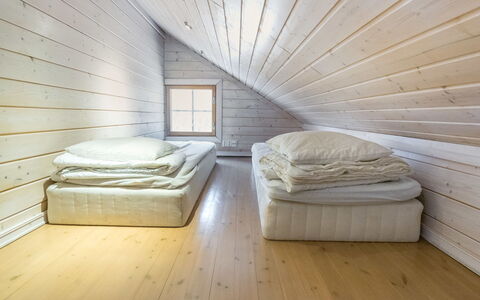 Anttoora C-Sauna: Madera, Techo, Piso, Suelo, Suelos De Madera, Casa, Madera Dura, Tablón, Habitación, Habitación