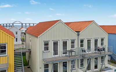 Leefke - 200M from the Sea