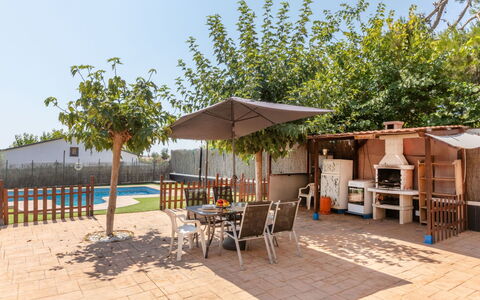 Casa Anchoa: El Terreno Del Lote, Sombra, Jardín, Patio Interior, Mueble Para Exteriores, Paisajismo, Yarda, Patio, Estructura Al Aire Libre, Piscina