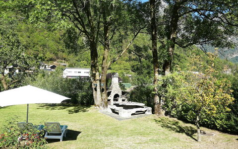 Ca' Angiulin: Arbusto, Paisaje, Jardín, Césped, Sombra, Mueble Para Exteriores, Paisajismo, Patio Interior, Yarda, Silla