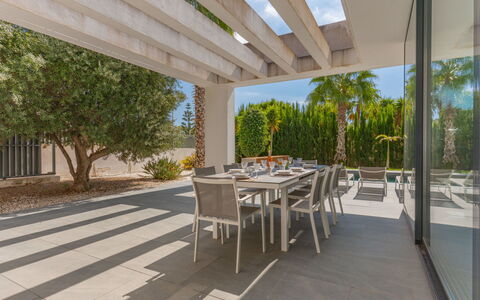Azure: Sombra, Mueble Para Exteriores, Jardín, Paisajismo, Hormigón, Silla, Patio, Eco Hotel, Estructura Al Aire Libre, Patio
