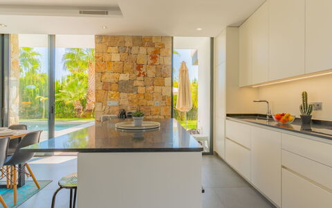 Azure: Diseño De Interiores, Piso, Cocina, Mostrador, Pared, Suelo, Madera, Techo, Mueble, Casa