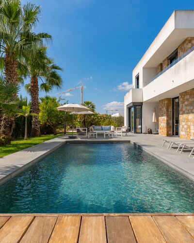 Azure: Piscina, Inmuebles, Recurso, Villa, Eco Hotel, Paisajismo, Mansión, Hotel, Ciudad De Vacaciones