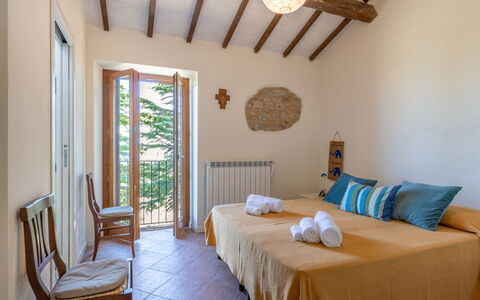 Il Melograno Apartament: Mueble, Pared, Madera, Diseño De Interiores, Piso, Suelo, Habitación, Casa, Cama, Habitación