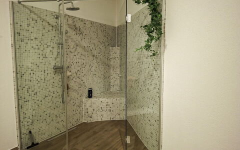 Bergzeit-Stoder: Piso, Suelo, Diseño De Interiores, Alcachofa De La Ducha, Ducha, Arreglo De Tubería, Plomería, Loseta, Baño, Puerta De La Ducha