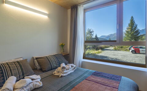 Crestun Design Duplex: Diseño De Interiores, Techo, Habitación, Encendiendo, Casa, Habitación, Cama, Lámpara, Departamento, Almohada