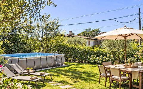 Le Fonti Terrazza: Mueble Para Exteriores, Mueble, Piscina, Jardín, Recurso, Patio Interior, Silla, Sombra, Paraguas, Mesa Al Aire Libre