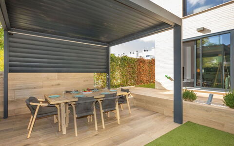 Adarce: Mueble, Diseño De Interiores, Piso, Techo, Suelo, Silla, Habitación, Encendiendo, Mesa, Cocina Y Comedor Mesa