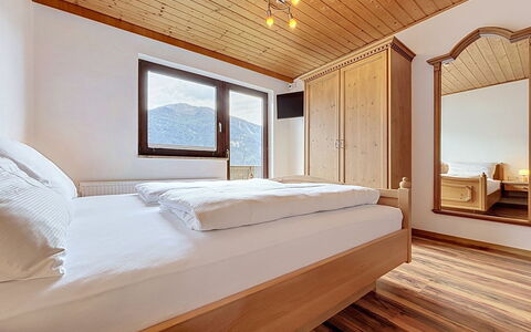Gästehaus Kurz: Piso, Habitación, Lecho, Cama, Marco De La Cama, Linos, Sábana, Madera Dura, Colchón, Suelos De Madera