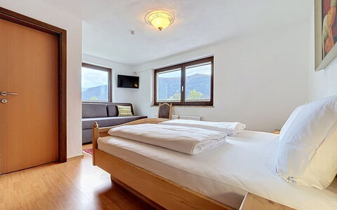 Gästehaus Kurz: Piso, Habitación, Lecho, Cama, Marco De La Cama, Linos, Sábana, Madera Dura, Colchón, Suelos De Madera