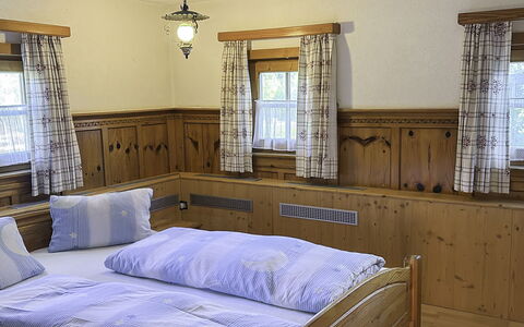 Schwaighof: Piso, Habitación, Lecho, Cama, Marco De La Cama, Linos, Sábana, Madera Dura, Colchón, Suelos De Madera