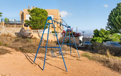 Panorama: Piso, Habitación, Lecho, Cama, Marco De La Cama, Linos, Sábana, Madera Dura, Colchón, Suelos De Madera