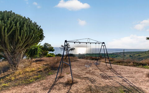Panorama: Piso, Habitación, Lecho, Cama, Marco De La Cama, Linos, Sábana, Madera Dura, Colchón, Suelos De Madera