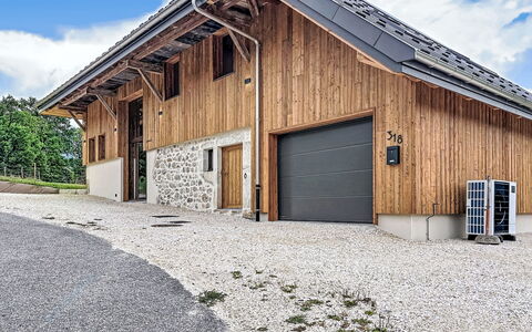 La Grange à Luc: Piso, Habitación, Lecho, Cama, Marco De La Cama, Linos, Sábana, Madera Dura, Colchón, Suelos De Madera