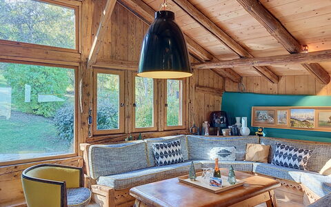 Le Hameau: Piso, Habitación, Lecho, Cama, Marco De La Cama, Linos, Sábana, Madera Dura, Colchón, Suelos De Madera