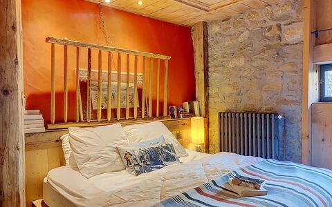 Le Hameau: Piso, Habitación, Lecho, Cama, Marco De La Cama, Linos, Sábana, Madera Dura, Colchón, Suelos De Madera