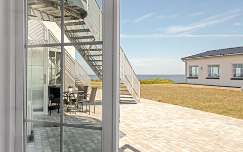 Apsolon - 50M to the Fjord: Material Compuesto, Suelo, Puerta, Cubierta, Balcón, Inicio De La Puerta, Diseño, La Luz Del Día, Pretil, Madera Dura