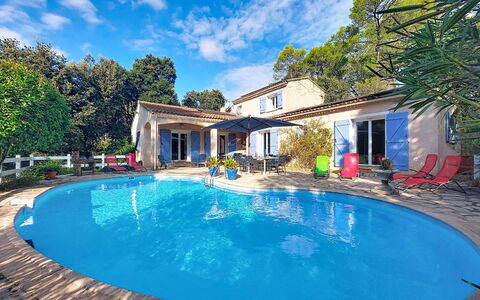 Moun Pantai: Azul, Piscina, Recurso, Ocio, Sombra, Mueble Para Exteriores, Eco Hotel, Hacienda, Ciudad De Vacaciones, Vacaciones