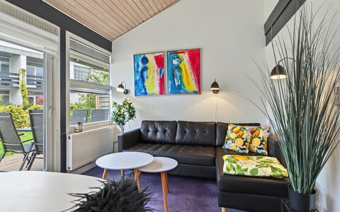 Kielo - 700M from the Sea: Diseño De Interiores, Mueble, Sofá, Pared, Piso, Sala, Techo, Suelo, Casa, Habitación
