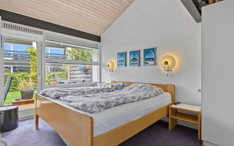Kielo - 700M from the Sea: Diseño De Interiores, Departamento, Techo, Habitación, Madera Dura, Manchas De Madera, Diseño, Hotel, Habitación, La Luz Del Día