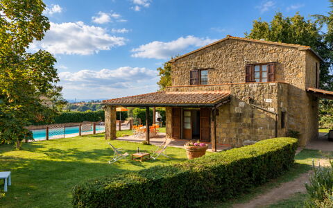 Ortale a Pitigliano with Pool: Cabaña, Casa De Campo, Jardín, Inmuebles, Césped, Yarda, Villa, Paisajismo, Patio Interior, Hacienda