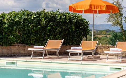 Ortale a Pitigliano with Pool: Mueble Para Exteriores, Mueble, Paraguas, Piscina, Sunlounger, Silla, Sombra, Recurso, Mesa Al Aire Libre, Eco Hotel